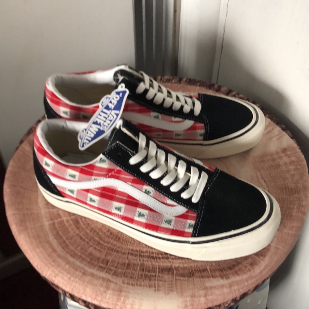 🙂SALE🙂New Authentic Vans Mens Shoe